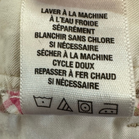 Aeropostale jean shorts used like new size 0, 4 pockets 2 front 2 back. - Picture 6 of 10